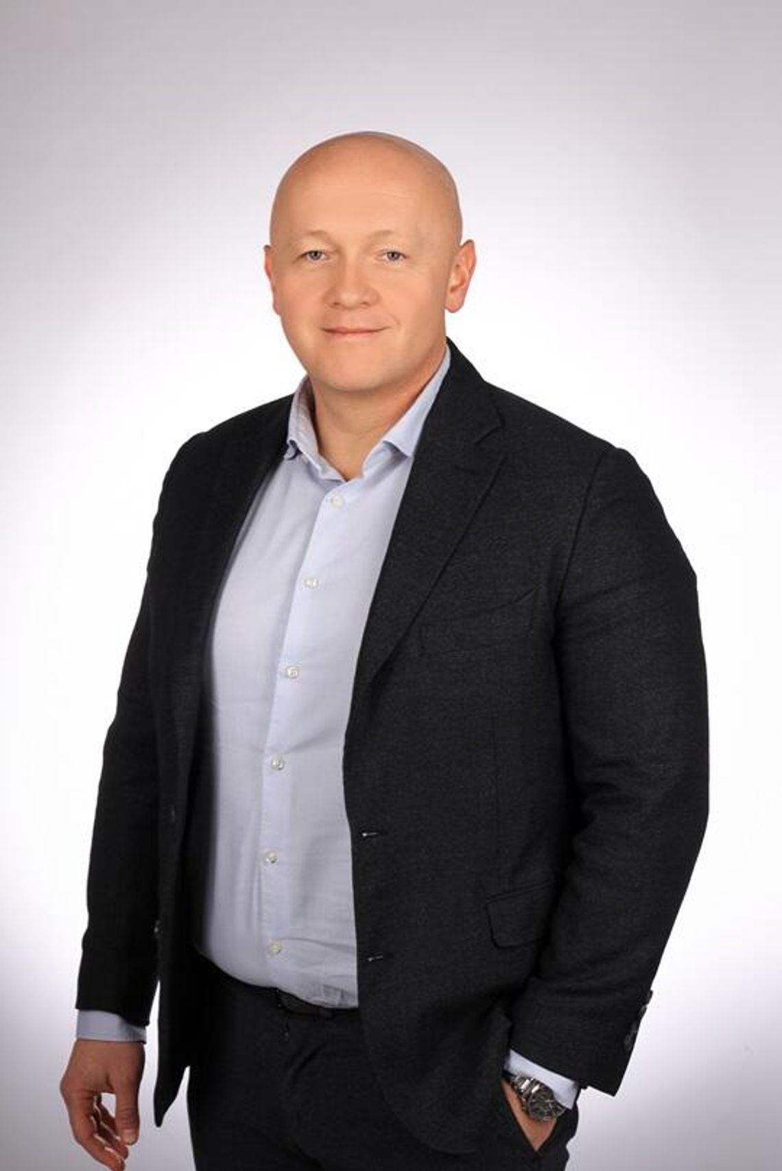 Piotr Pacek, prezes zarządu Enepar: „Przyszłość należy do inteligentnych, elastycznych i lokalnych systemów ładowania” Piotr Pacek, prezes zarządu Enepar: „Przyszłość należy do inteligentnych, elastycznych i lokalnych systemów ładowania”