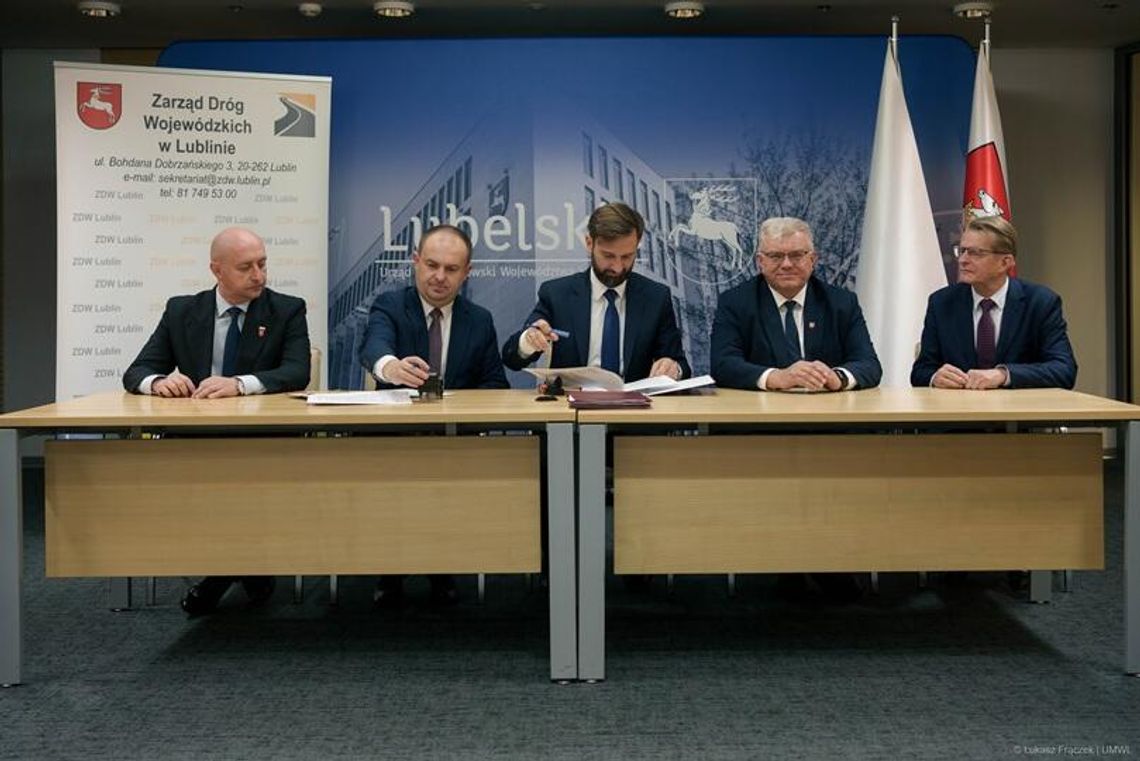 Podpisano umowy na remont dróg wojewódzkich nr 807, 811, 819 i 824