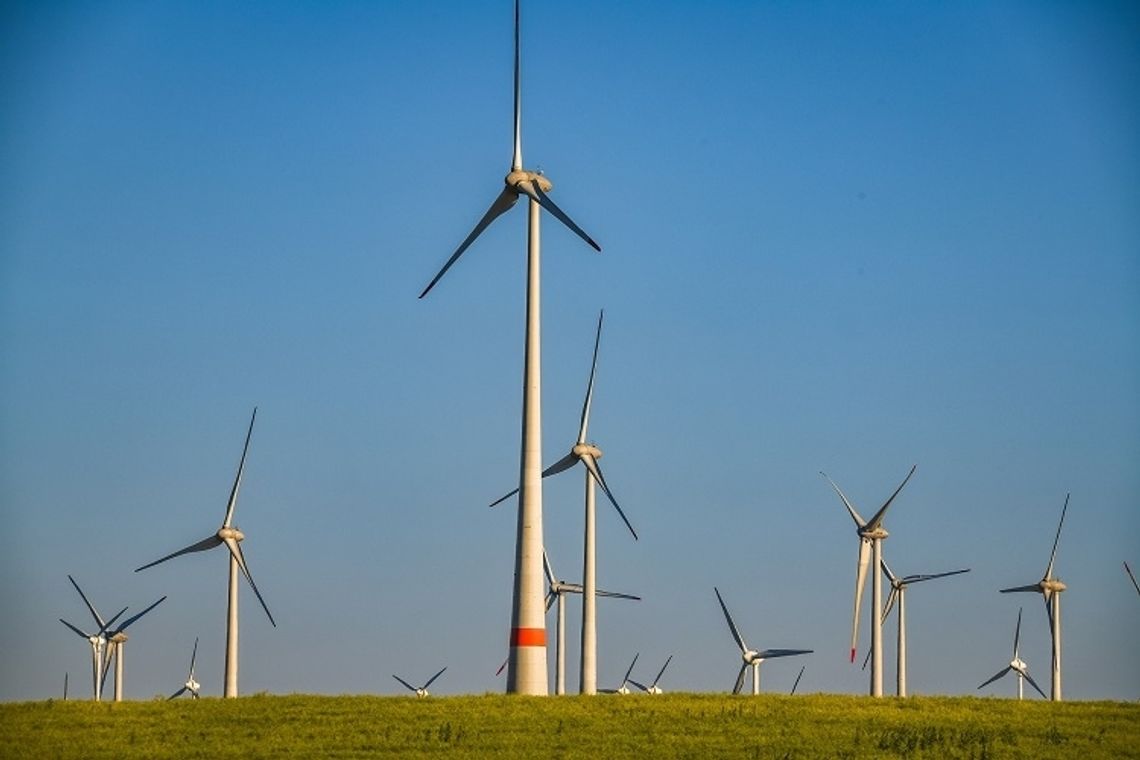 Powstanie kolejnych farm wiatrowych na lądzie obniży ceny energii. Trwają prace nad ustawą przyspieszającą takie inwestycje