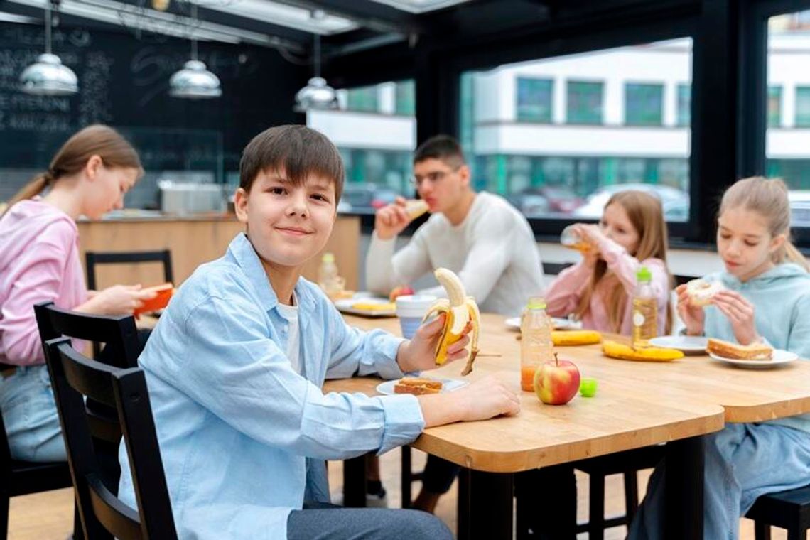 Szkolne stołówki z nowym menu. Od września raz w tygodniu dzieci zjedzą obiad bez mięsa