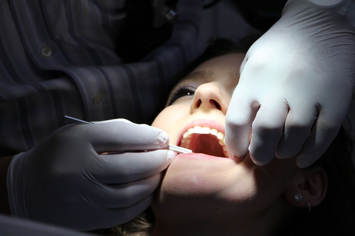 Tylko co trzeci Polak korzysta z usług stomatologicznych w ramach NFZ
