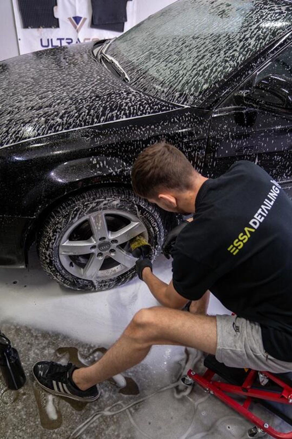 Zalane auto? Sprawdź, jak uratować samochód i uniknąć kosztownych błędów!